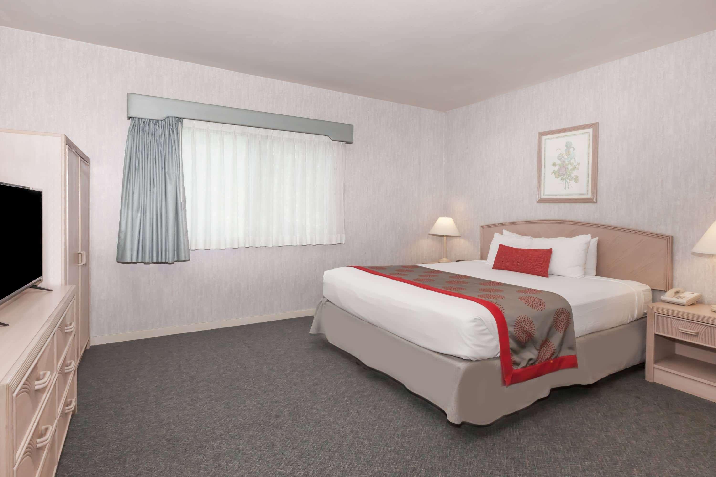 Ramada By Wyndham Bakersfield Ξενοδοχείο Εξωτερικό φωτογραφία