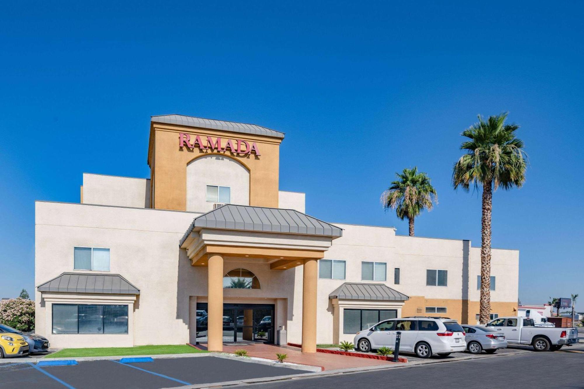 Ramada By Wyndham Bakersfield Ξενοδοχείο Εξωτερικό φωτογραφία