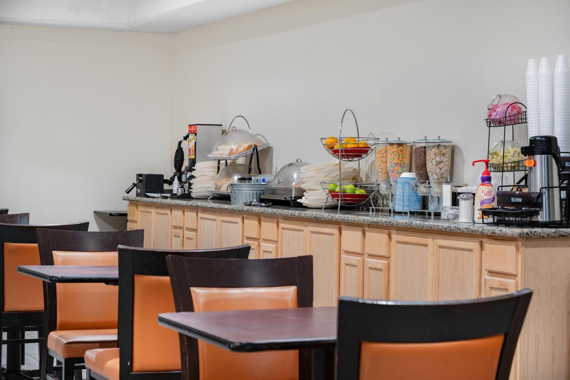 Ramada By Wyndham Bakersfield Ξενοδοχείο Εξωτερικό φωτογραφία