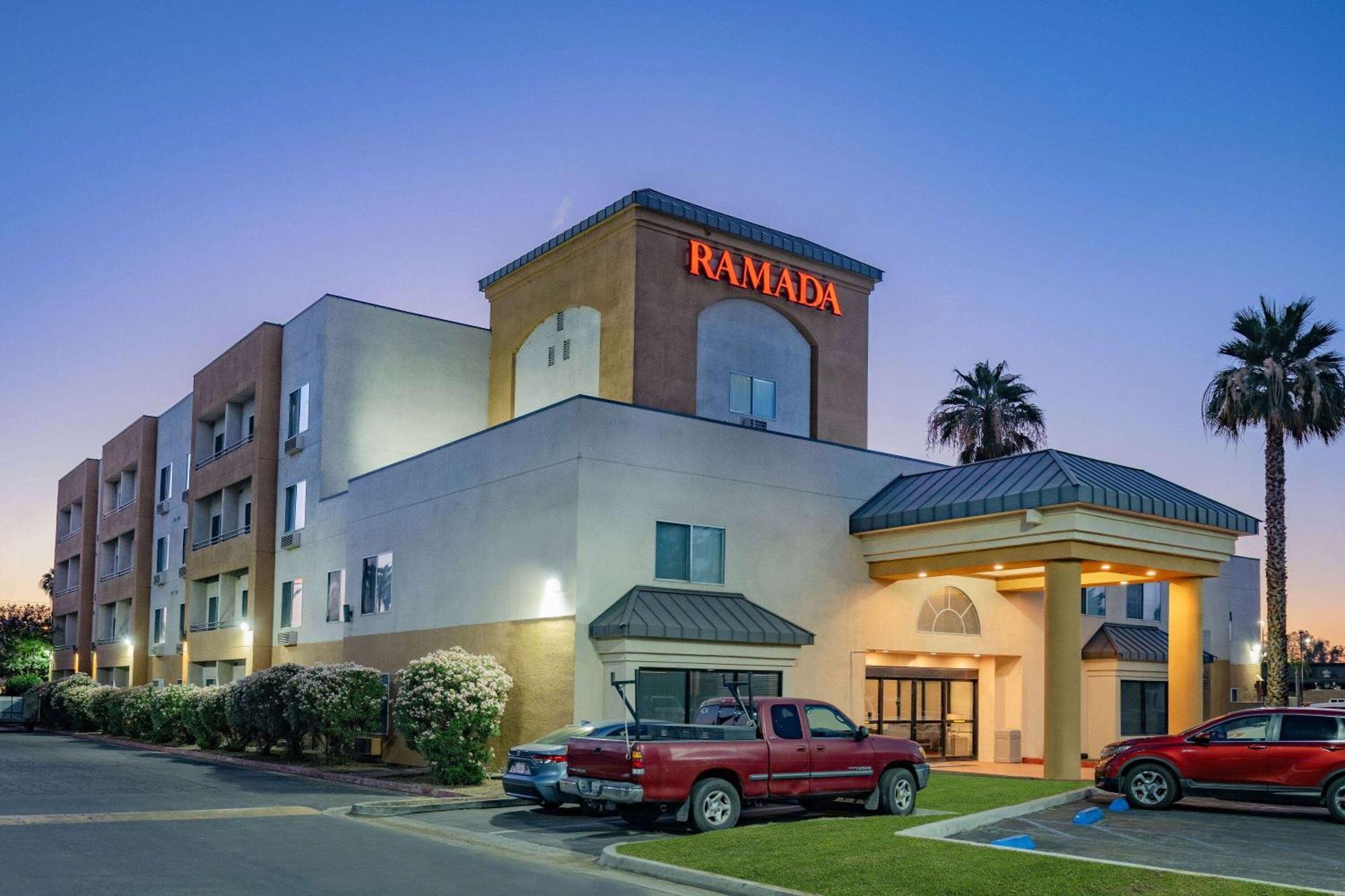 Ramada By Wyndham Bakersfield Ξενοδοχείο Εξωτερικό φωτογραφία