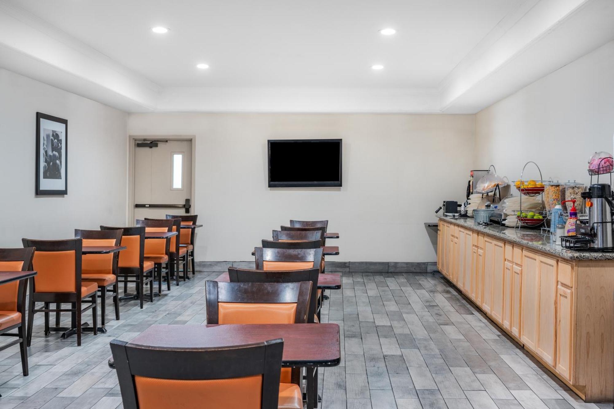 Ramada By Wyndham Bakersfield Ξενοδοχείο Εξωτερικό φωτογραφία