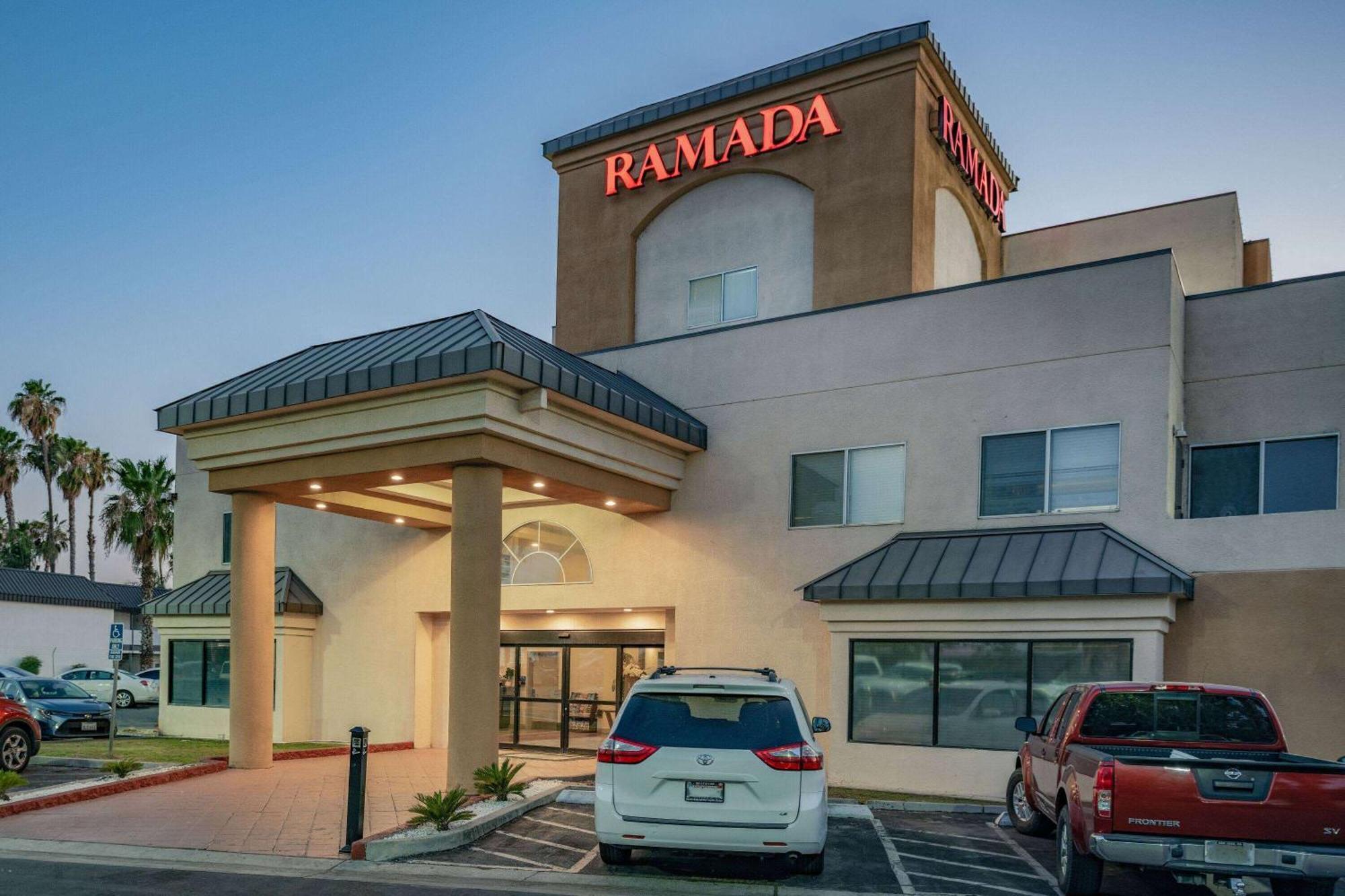 Ramada By Wyndham Bakersfield Ξενοδοχείο Εξωτερικό φωτογραφία