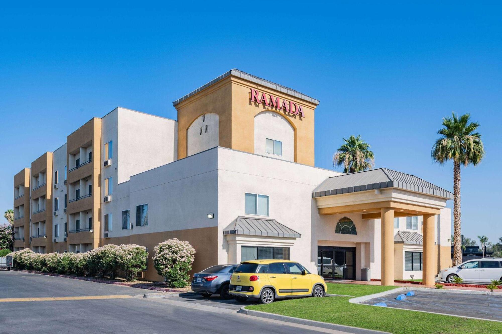Ramada By Wyndham Bakersfield Ξενοδοχείο Εξωτερικό φωτογραφία
