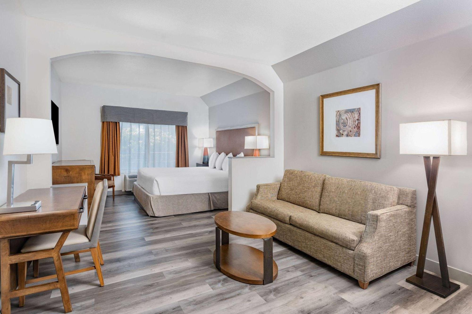 Ramada By Wyndham Bakersfield Ξενοδοχείο Εξωτερικό φωτογραφία